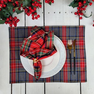 Plaid place mats, Gray plaid place mats, rectangular placemats. place mats, table setting, tartan mats