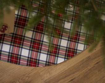 Plaid tree skirt, tartan tree skirt, tartan tree skirt, Christmas tree skirt.