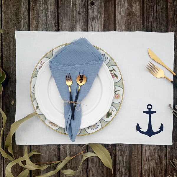 EMMA & CANE NAVY REVERSIBLE PLACEMATS main image 0