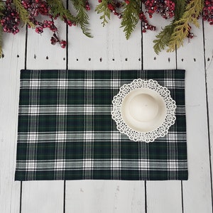 Green plaid place mats, Christmas place mats