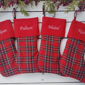 Medias navideñas Royal Stewart, medias navideñas familiares, medias navideñas de tartán