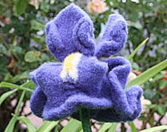 Iris Flower Knitting Pattern