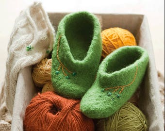 Tootsies Slippers (Adult Sized) Knitting Pattern