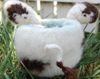 Adult Sized Cow Slipper Knitting Pattern