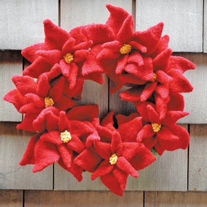 Poinsettia Wreath Knitting Pattern image 4