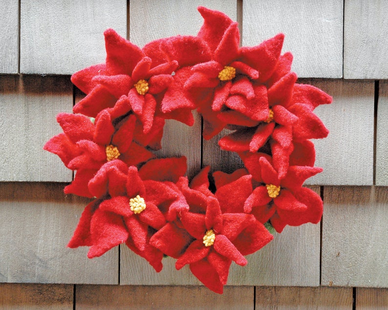 Poinsettia Wreath Knitting Pattern image 4