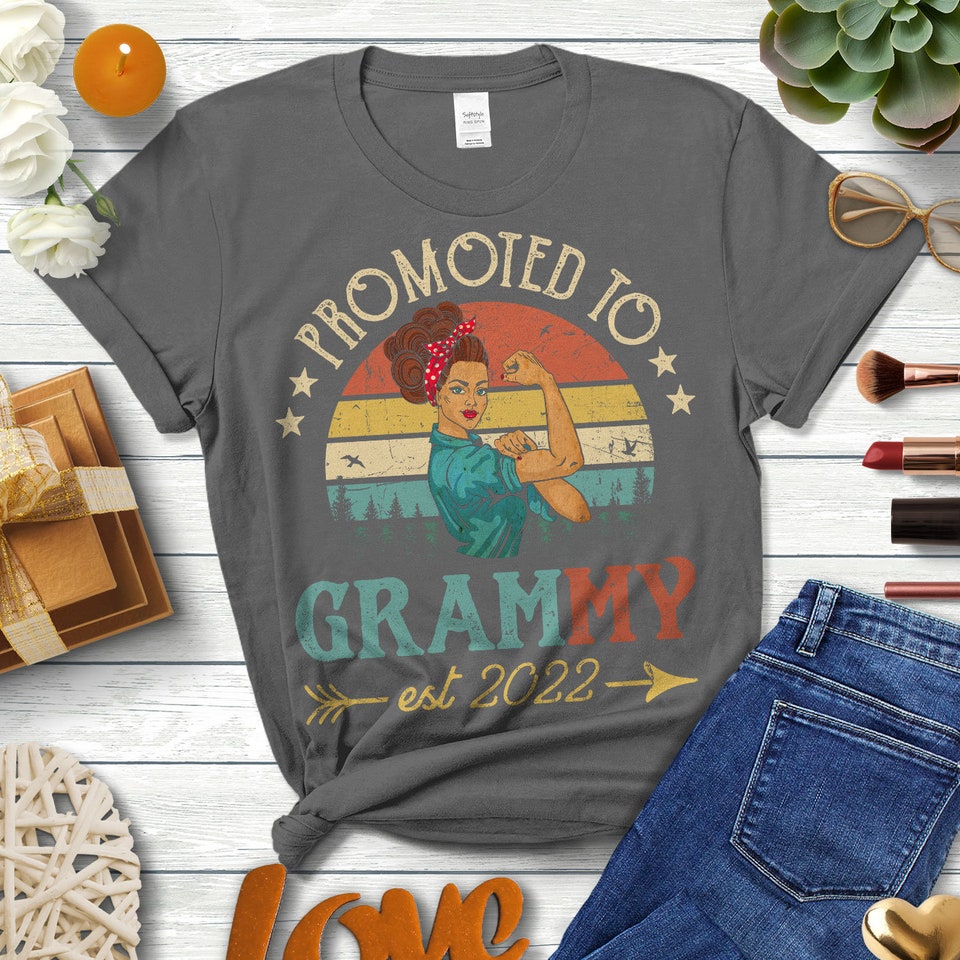 Discover Promoted To Grammy Est 2022 Vintage Retro Family T-Shirt, Family T-Shirt Gift For Birthday's Day, Mother's Day, Family Day Thanks Giving