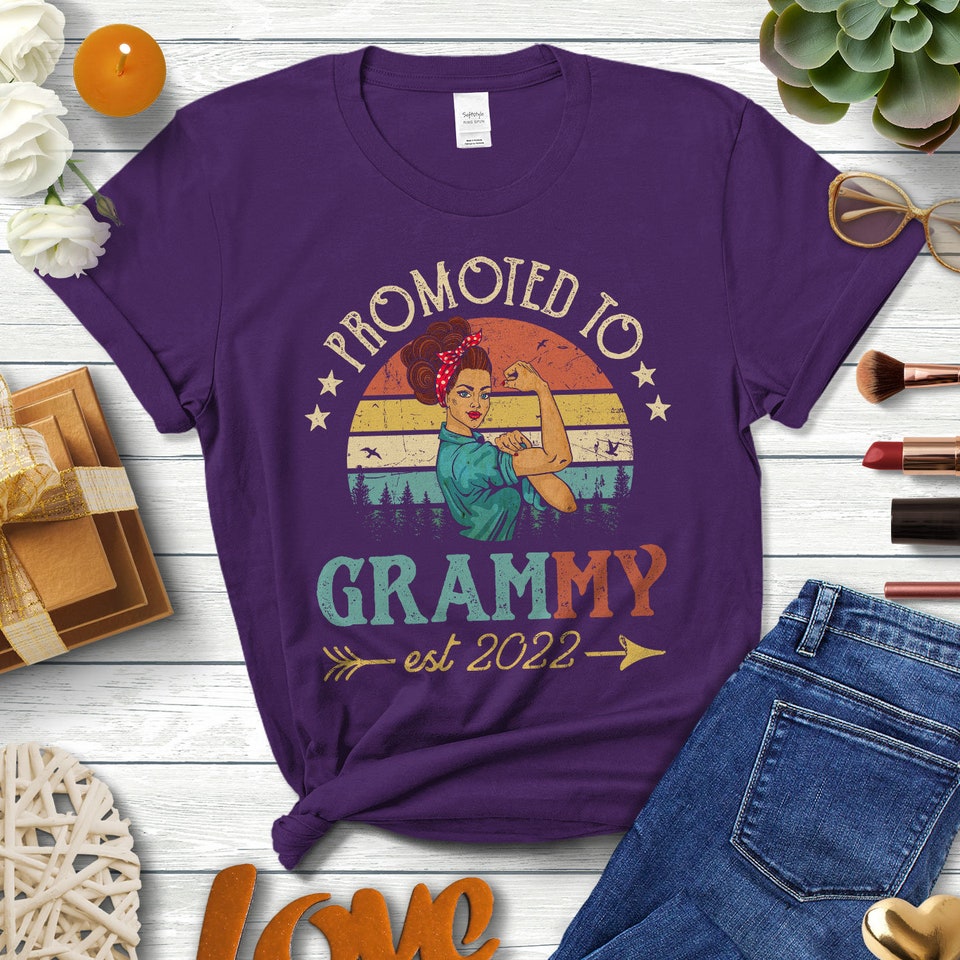 Discover Promoted To Grammy Est 2022 Vintage Retro Family T-Shirt, Family T-Shirt Gift For Birthday's Day, Mother's Day, Family Day Thanks Giving