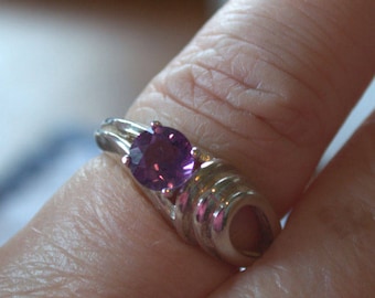 Sterling Silver Lovely Brazillian Amethyst 6mm round Ring size 7