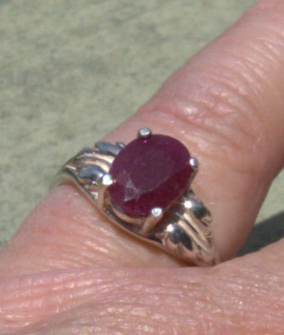 Sterling Silver Untreated Natural Ruby 6x8mm Oval 