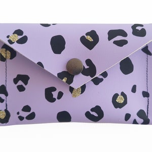 Monedero de piel con estampado de leopardo lila - Monedero con estampado animal - Tarjetero - Regalo de San Valentín para ella