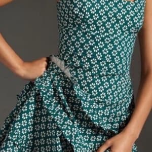 Vestido midi floral Blythe de Anthropologie, nuevo con etiquetas • Verde y blanco • Algodón elástico, talla L imagen 1