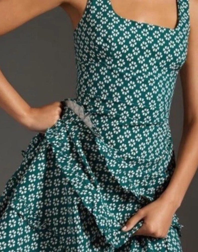 Vestido midi floral Blythe de Anthropologie, nuevo con etiquetas • Verde y blanco • Algodón elástico, talla L imagen 1