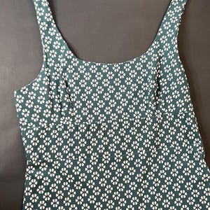 Vestido midi floral Blythe de Anthropologie, nuevo con etiquetas • Verde y blanco • Algodón elástico, talla L imagen 3