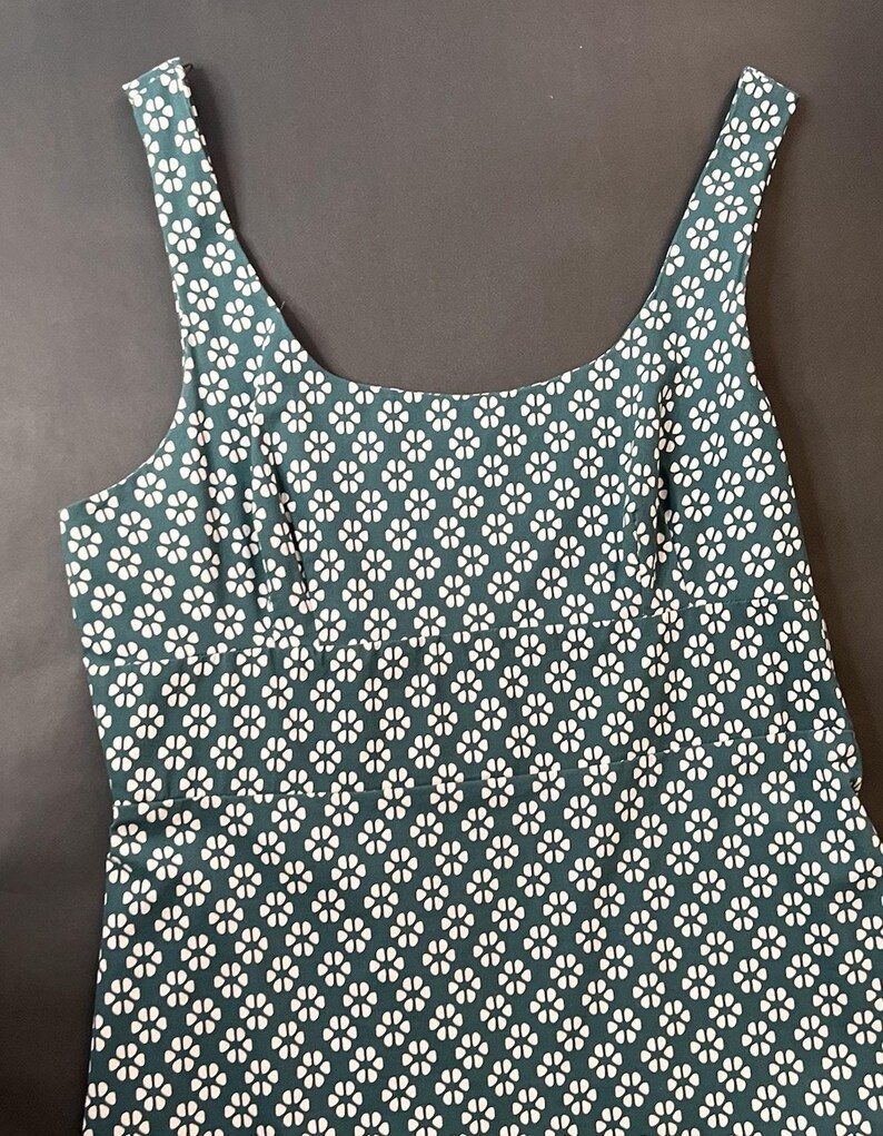 Vestido midi floral Blythe de Anthropologie, nuevo con etiquetas • Verde y blanco • Algodón elástico, talla L imagen 3