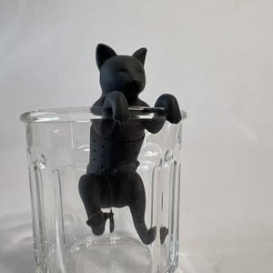 Infusor de té de silicona Fred PURRTEA original con forma de gato • Gatito gris • Sin caja imagen 4