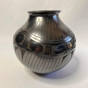 Mata Ortiz Black Art Pottery Vase Signed Tina Esperanza Mata Ortiz Oila Casa Grandes