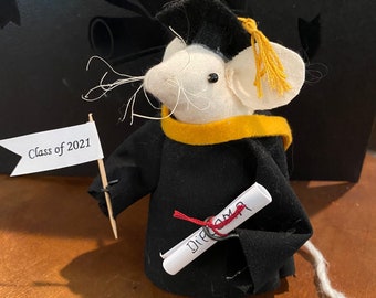 Graduation Mouse, Class of 2026 Graduation Mouse, Graduation Gift, Primitive Graduation Mouse, Graduation Decoration, Graduate