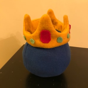 Terraria Inspired King Slime Boss Fleece Pillow Doll Or Toy Etsy But then while i was casually going through the wiki, i came across king slime, which randomly spawns during the slime rain event or can be summoned by the slime. terraria inspired king slime boss fleece pillow doll or toy handmade terraria pillow