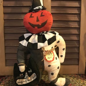 Primitive Halloween Pumpkin Jack-o-lantern Clown with cat bag, Handmade Decoration