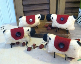 Set of 4 Primitive Sheep with Felt Blanket