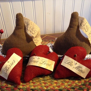 Personalized Primitive Valentine Chocolate Kisses and Hearts, Be Mine, True Love and Kisses Bowl Filler, Ornie or Tucks