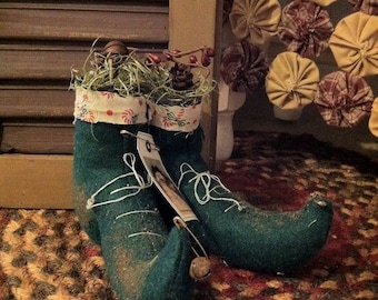 Pair of Primitive Christmas Green Elf Shoes filled with Berries
