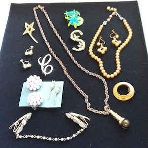 Lot of Vintage Jewelry Mid Century Mod Bundle Lot All Wearable Earrings Pins Sweater Guard + Unique Collection