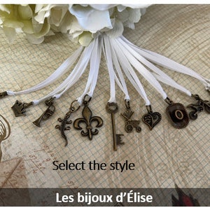 12 pcs New Orleans And Traditional Wedding Cake Pull Charms BRONZE (CP10)