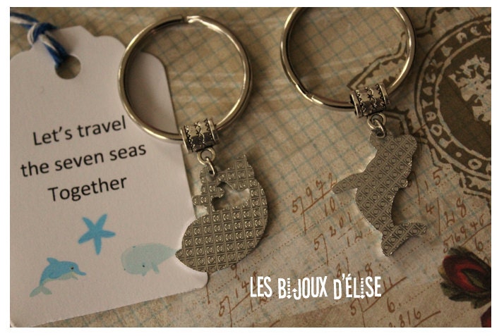 SAFIGLE Portachiavi Coppia A Forma Di Delfino E Balena - Peluche In PVC E Lega Di Zinco, Carino Ciondolo Per Chiavi E Borsa, 9,7x6,5x3 Cm