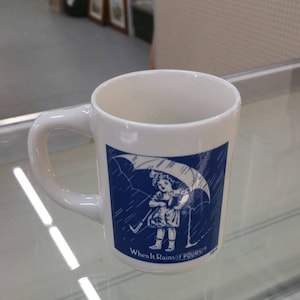 Morton Salt, &quot;When It Rains, IT POURS&quot;,1914 Log, Girl with Umbrella, Blue and White Mug or Coffee Cup, Hot Beverage Mug
