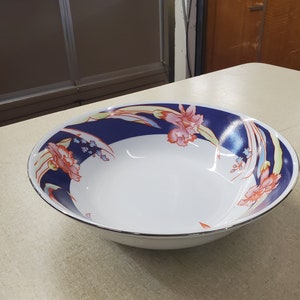 Sea Gull China, 9 inch Round Vegetable/Potato/Pasta Bowl, Red Sea Design, Pink Carnations & Blue Flowers On Blue