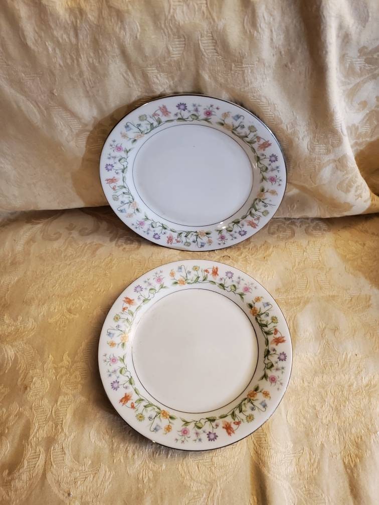 Set of 2, 1982, Ashley Overseas LTD, 7.5 Inch Salad Plates