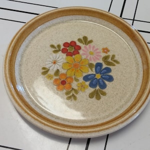 Auf Verkauf Mikasa Stone Manor 7,5 Zoll Salat/Dessertteller &quot;Floribunda&quot; Style Dish