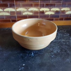 USA Pottery, Ribbed 8 inch Mixing Bowl, Tan or Beige, Heavy Pottery Dish, Kitchen Decor, Farmhouse Style