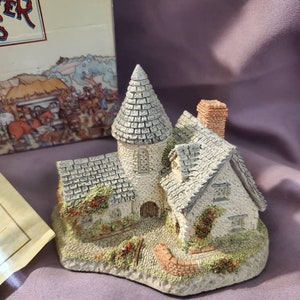 1985, David Winter, The Vicarage from the David Winter Cottages Collection, John Hine Ltd, Made in Britain, Original Box