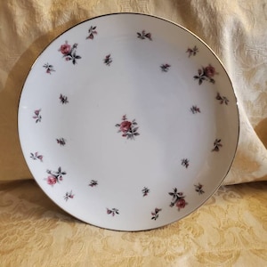 Meito China, 10.25 inch Rose Chintz, Dinner Plate, White Dish with Large & Small Roses, Made in Japan