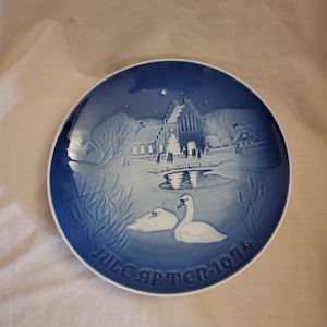 In the Village, 1974 Collectible Plate, 7.10 inch Geese in Winter, Made in Denmark, Danish Porcelain, Christmas Plate