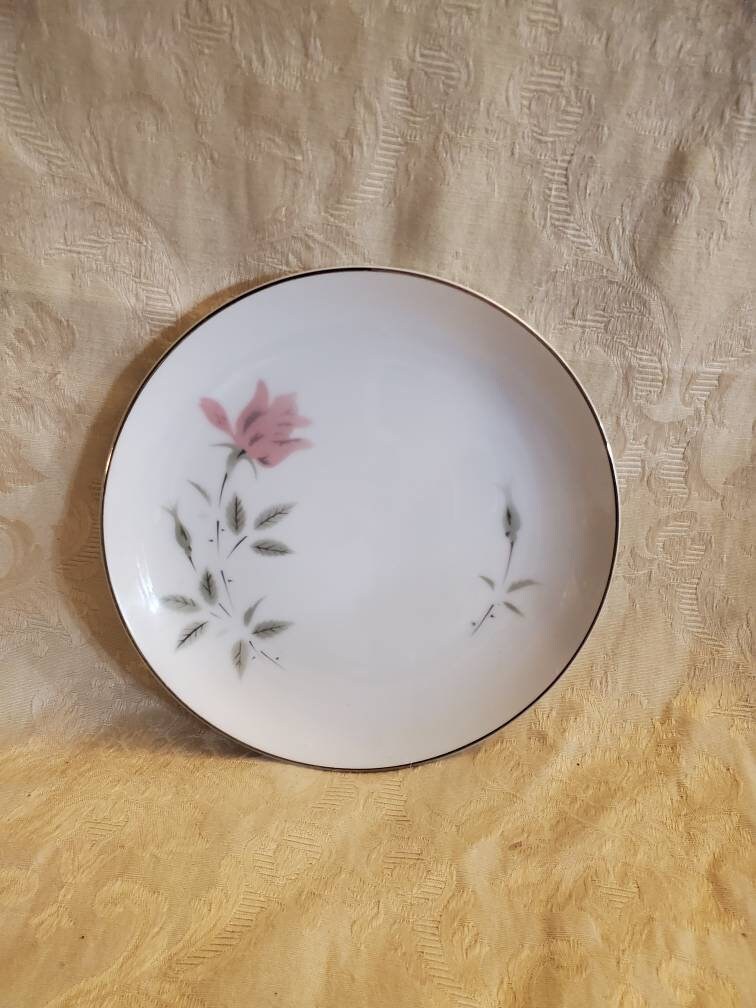 Rare Find, Arita Rosetta by Fukagawa, Pattern 726, 7.75-inch