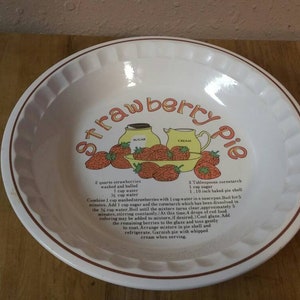 Hand Crafted, Manior Collection, Strawberry Pie Plate with Recipe, Baking Dish, Made in Korea, Pie Bakers