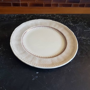 Ashlea Brown by Masons, 10 inch Dinner Plate, Ironstone, Made in England, Brown Fleur De Lis And Scroll Rim