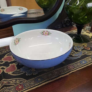 Hall China Royal Rose 9 inch Footed Serving Bowl, Hall&#39;s Superior Quality Kitchenware, Pink Rose and Periwinkle Blue, Vegetable Bowl