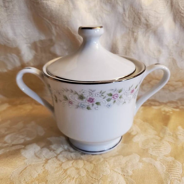 Diamond China, Richmond Pattern, Sugar Bowl with Lid, Pink and Blue Floral Rim, Platinum Trim and Verge, Made in Japan