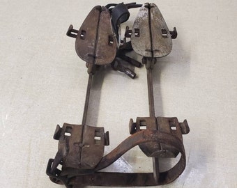 Rare Find, Late 1800s, Conrom MFG Co, Rustic Metal Ice Skates, No 30,  Leather Straps with Keys, Vintage Ice Sports, Rustic Home Decor