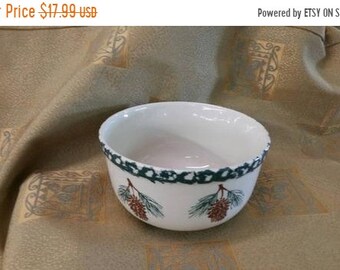 Set of 3 Nesting Bowls Country Kitchen Green Hearts Mixing Serving Country Farmhouse Kitchen Sponge Painted ca 1980/'s Vegetable White