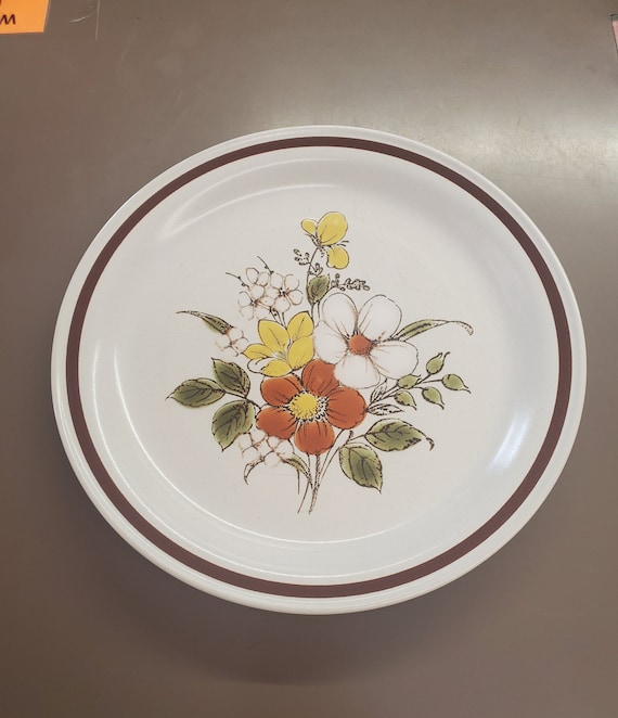 Country Living Collection, Autumn Gold 10.75 Inch Dinner Plate