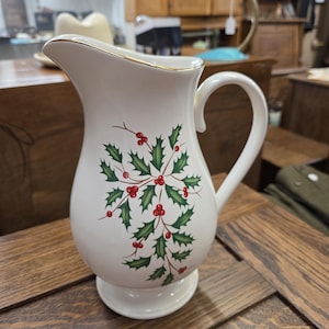 Lenox Dimensions 80 Ounce Water Pitcher, Holly, Berries, Gold Trim, Holiday Serving Dish, Vintage Barware, Holiday Entertaining