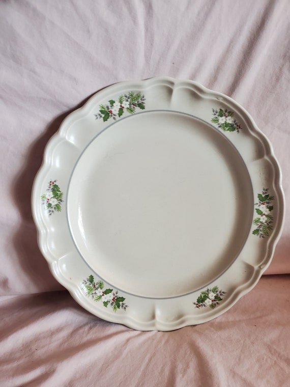 Pfaltzgraff Christmas Heirloom Inch Dinner Plate, White