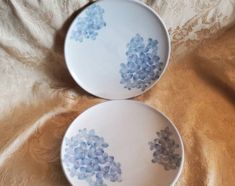 2er-Set, Made in Japan, 19,5 cm, Porzellansalatteller mit blauem und rosa Blumendesign, dekorative Servierteller