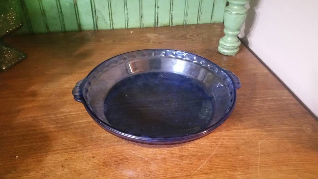 Royal Blue, Vintage Pyrex Round 9 Inch Pie Plate With Ruffled Edges and ...